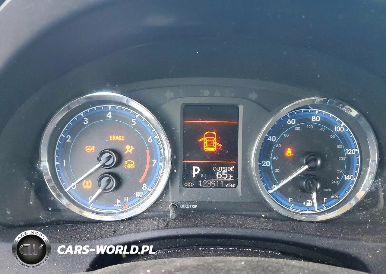 2018 Toyota Corolla Le VIN:5YFBURHE4JP788032 - 9