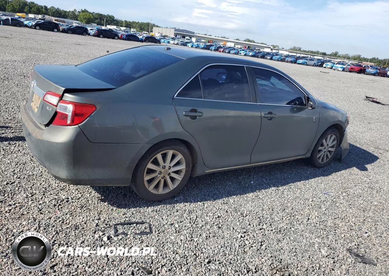 2014 Toyota Camry Xle VIN:4T1BF1FK3EU847919 - 3