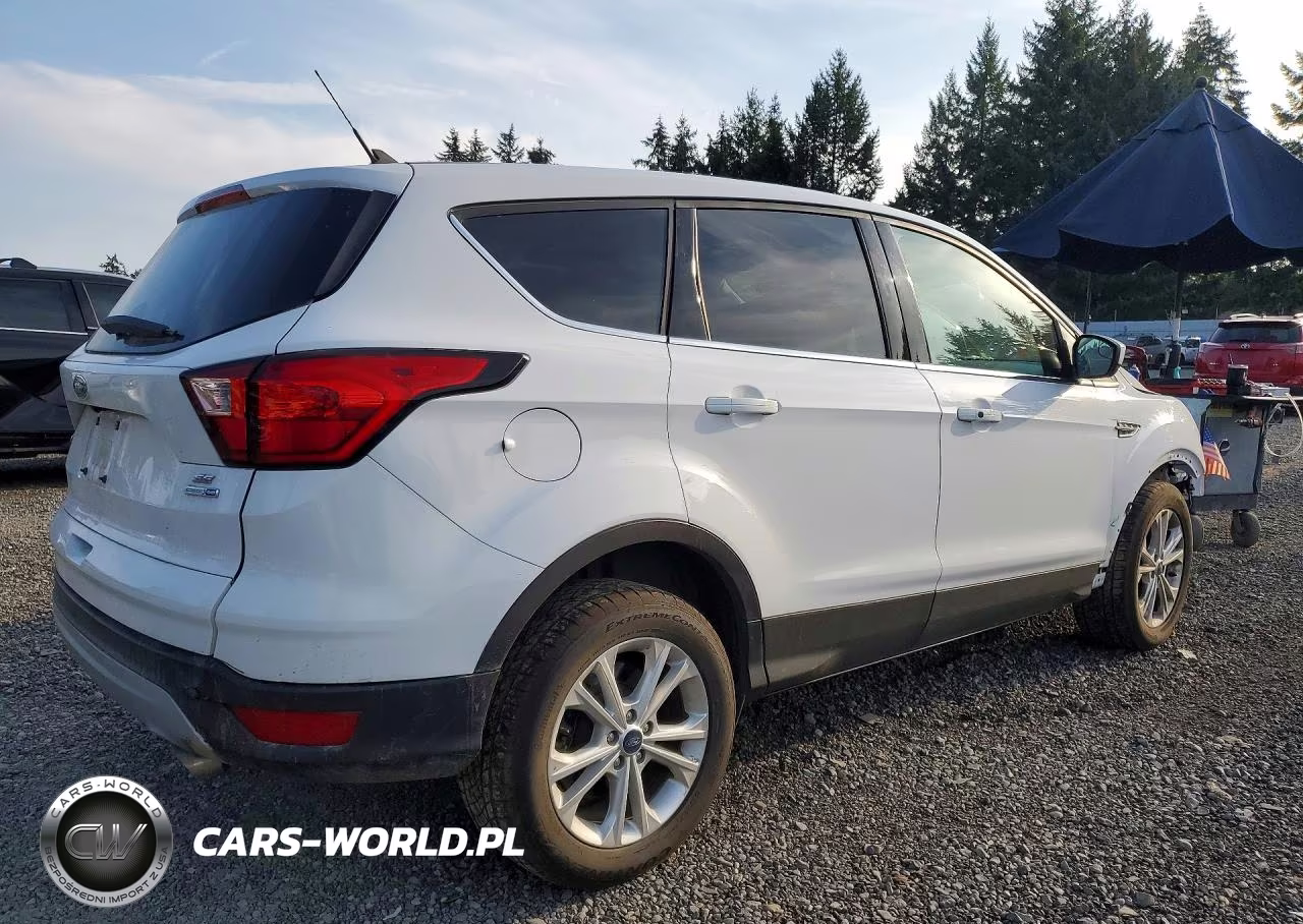 2019 Ford Escape Se VIN:1FMCU9GD4KUB64163 - 3