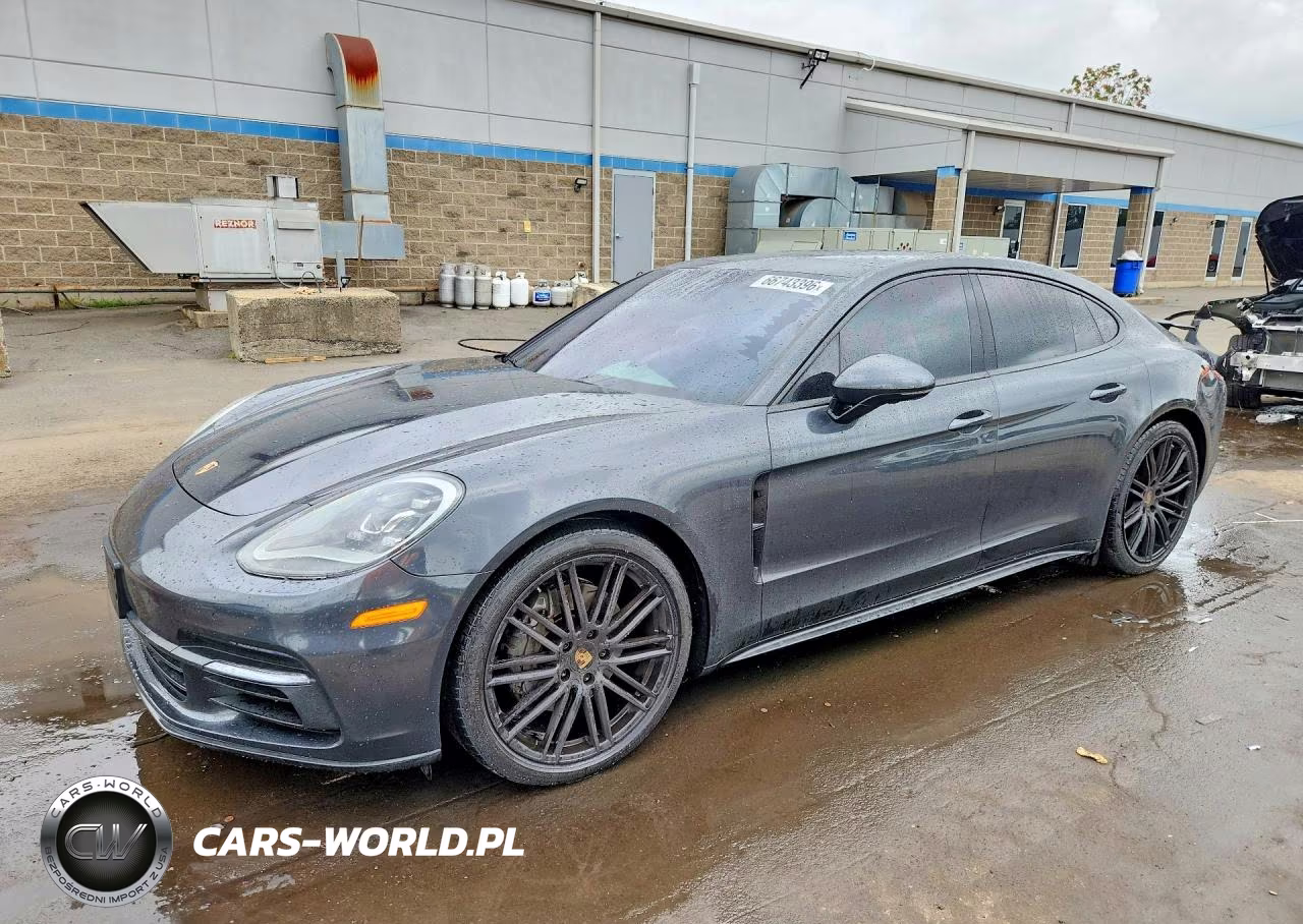 2018 Porsche Panamera 4S