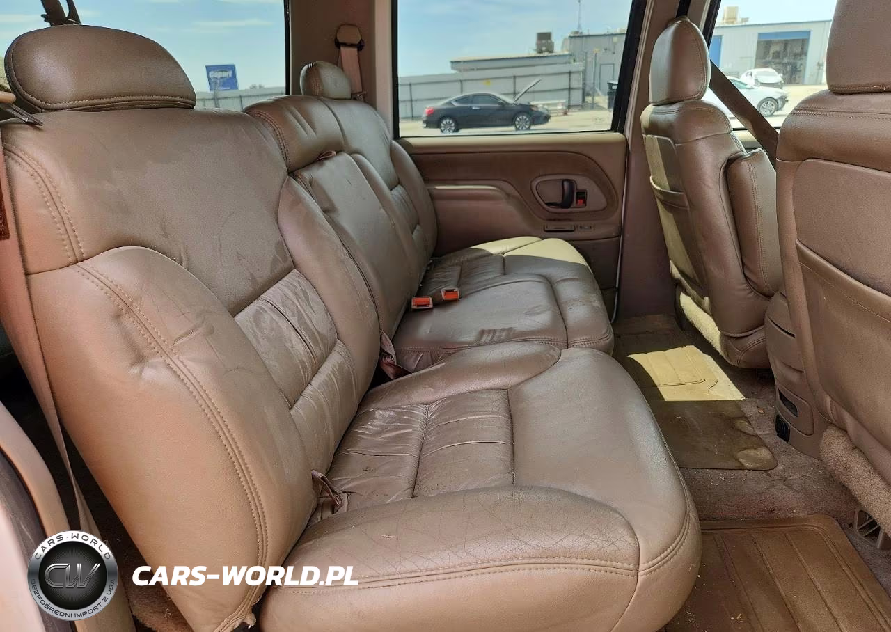 1996 Chevrolet Suburban C1500 VIN:3GNEC16R2TG137294 - 11