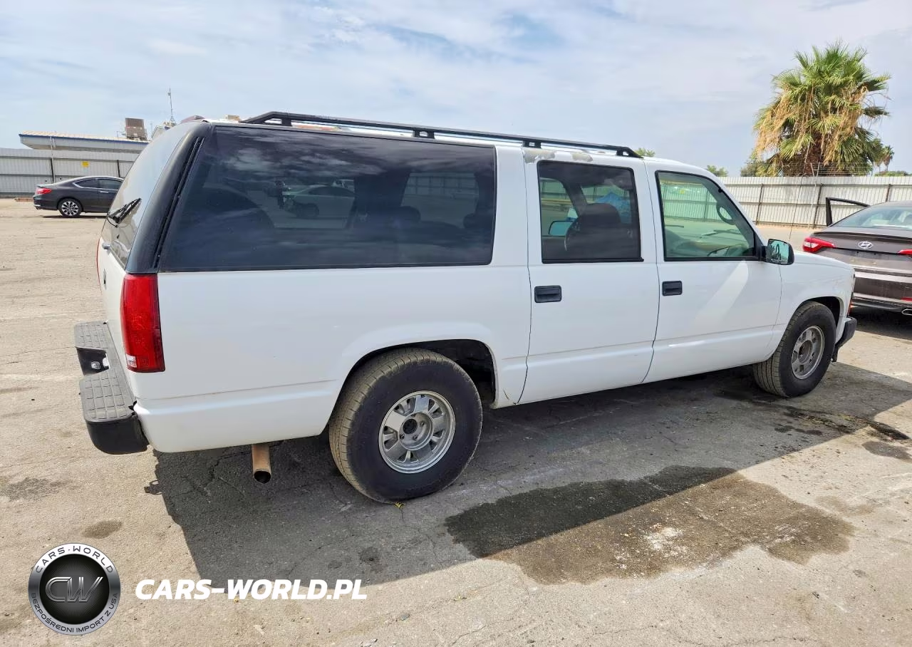 1996 Chevrolet Suburban C1500 VIN:3GNEC16R2TG137294 - 3