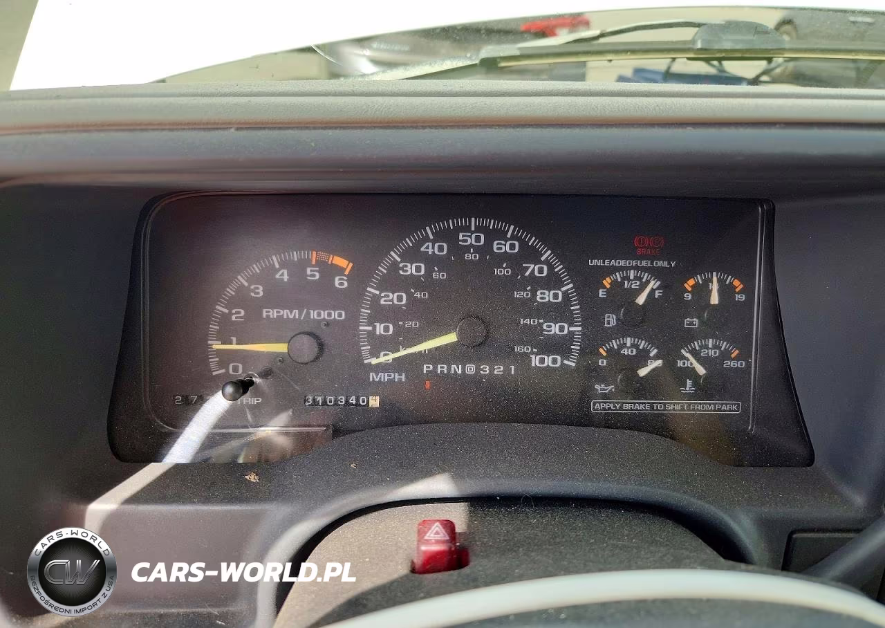 1996 Chevrolet Suburban C1500 VIN:3GNEC16R2TG137294 - 9