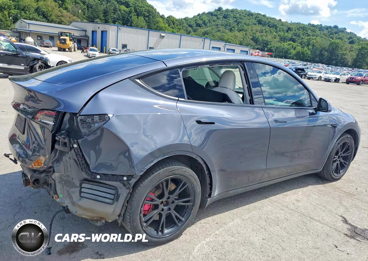 2021 Tesla Model Y VIN:5YJYGDEE9MF085471 - 3