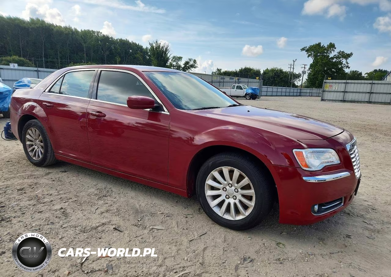 2012 Chrysler 300 VIN:2C3CCAAG6CH132822 - 4