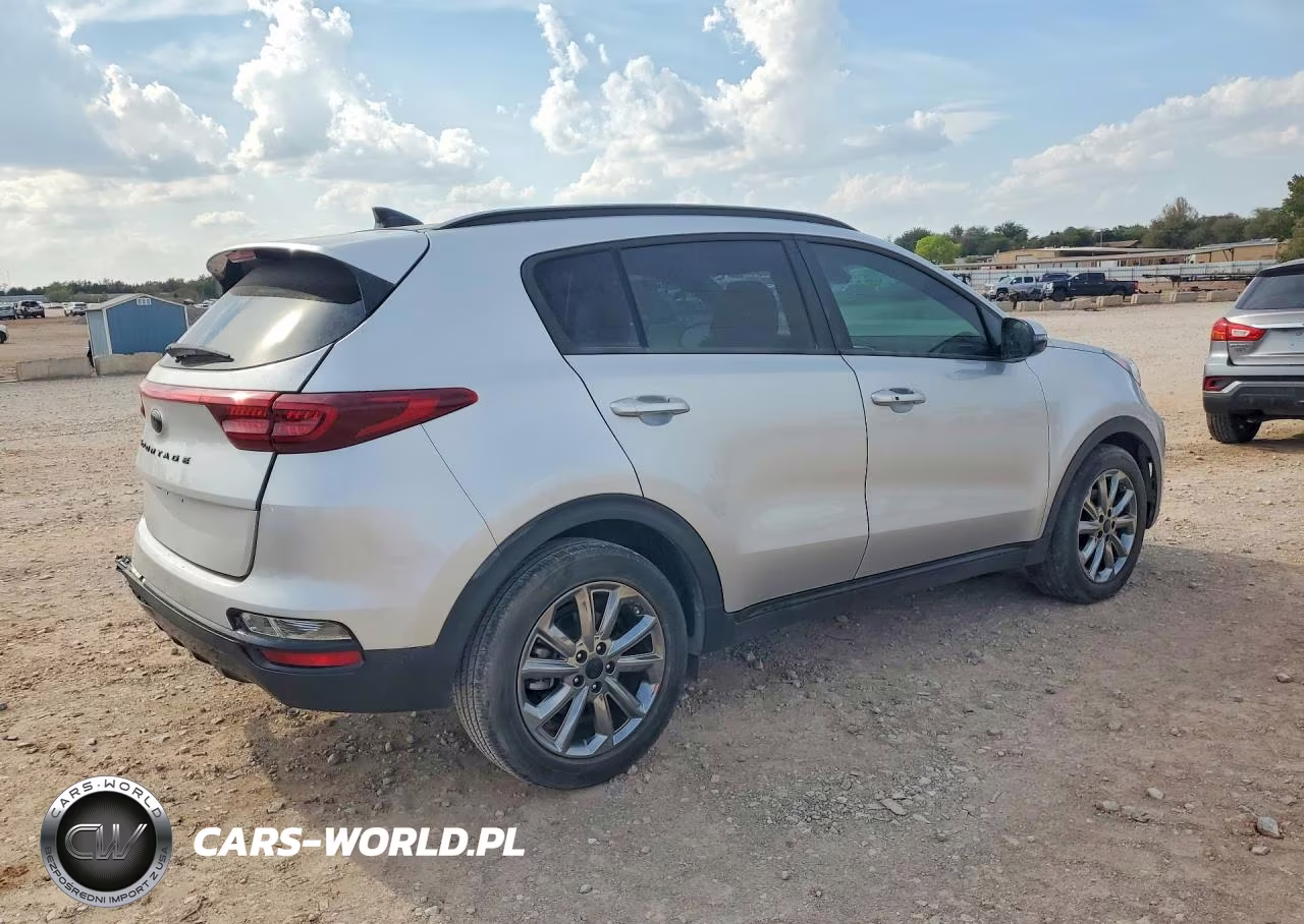 2022 Kia Sportage S VIN:KNDP63AC9N7961895 - 3