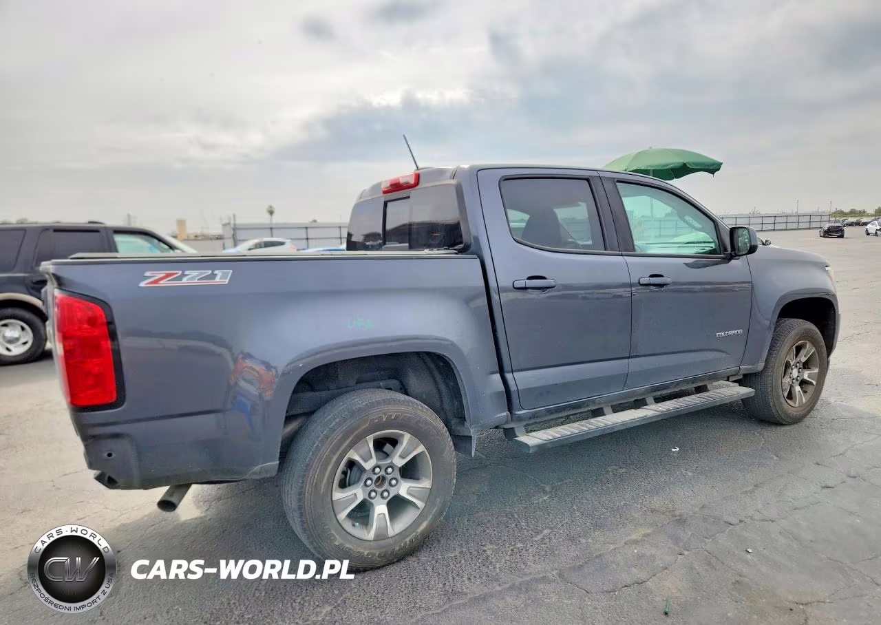 2017 Chevrolet Colorado Z71 VIN:1GCGSDEN5H1305617 - 3
