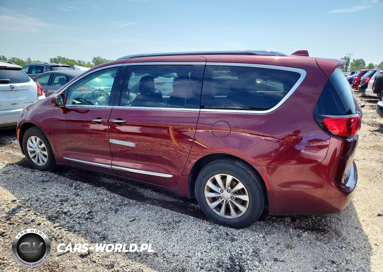 2018 Chrysler Pacifica Touring L VIN:2C4RC1BG0JR294523 - 2