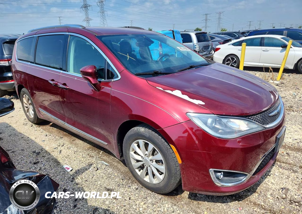 2018 Chrysler Pacifica Touring L VIN:2C4RC1BG0JR294523 - 4