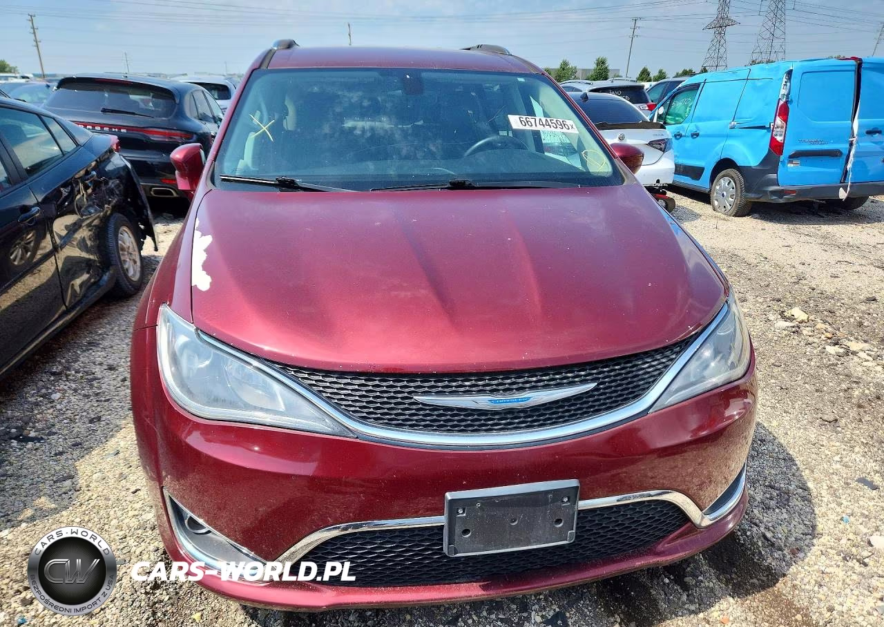 2018 Chrysler Pacifica Touring L VIN:2C4RC1BG0JR294523 - 5