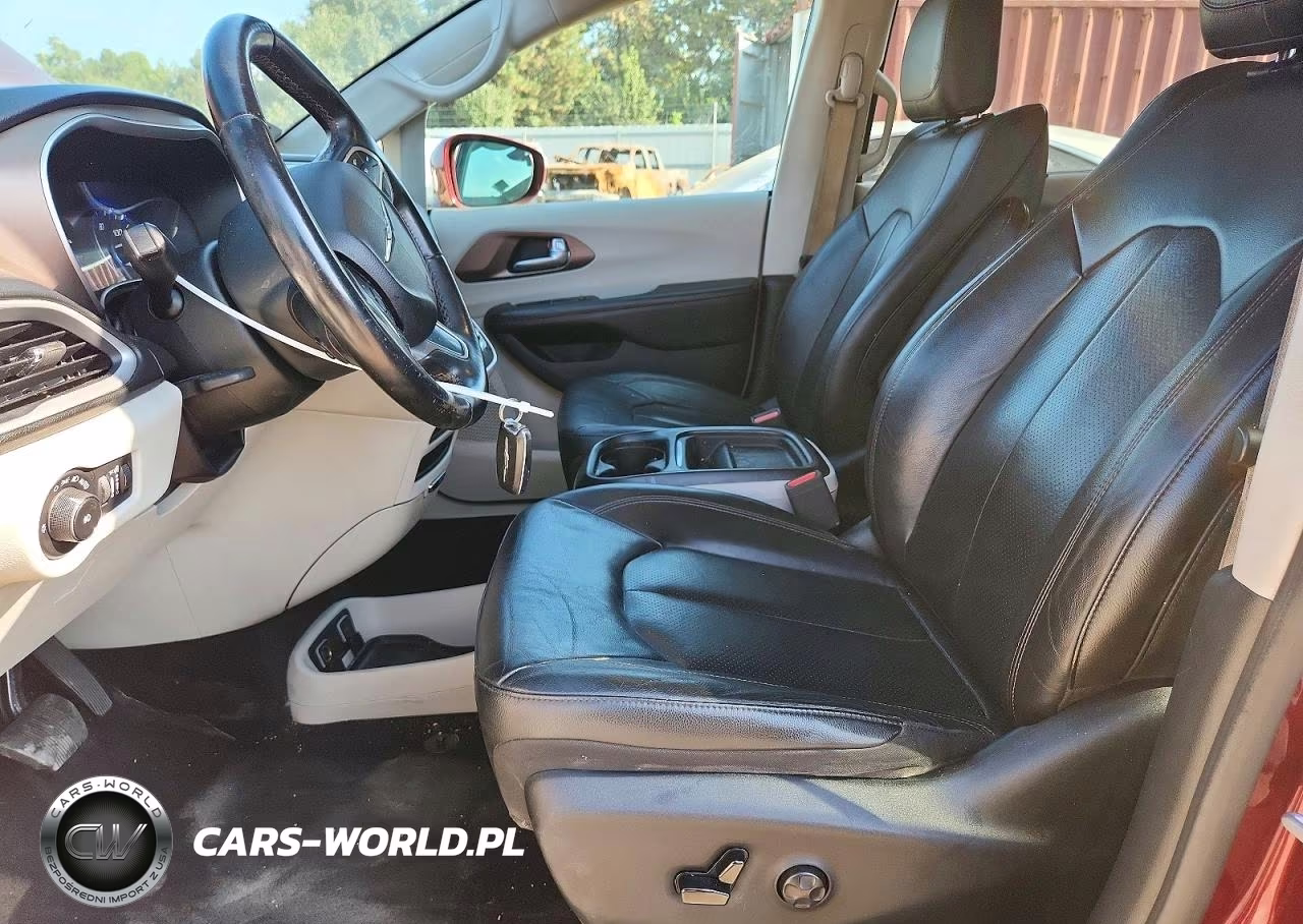 2018 Chrysler Pacifica Touring L VIN:2C4RC1BG0JR294523 - 7