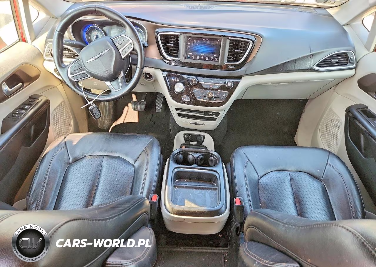 2018 Chrysler Pacifica Touring L VIN:2C4RC1BG0JR294523 - 8