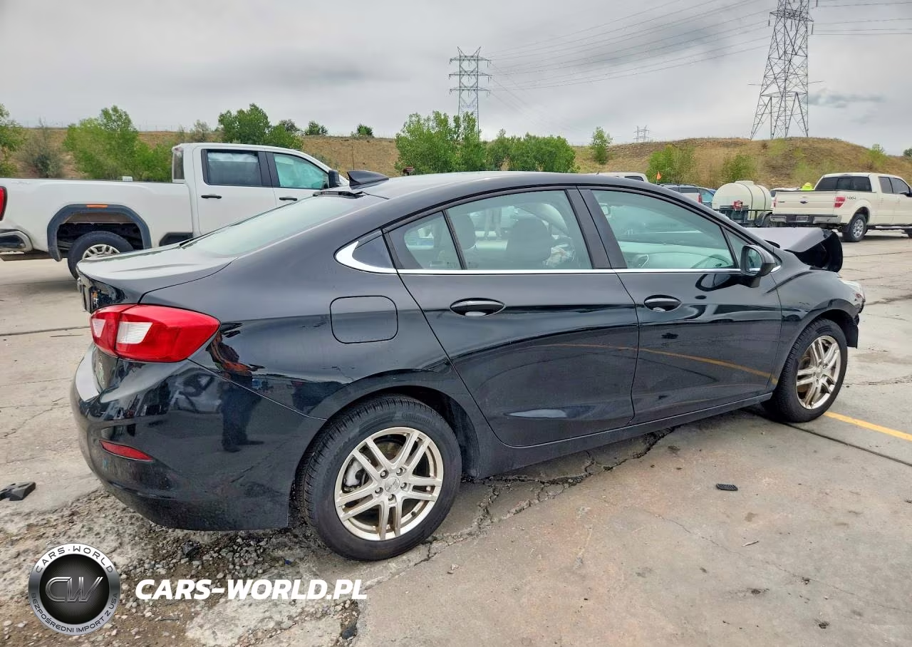 2018 Chevrolet Cruze Lt VIN:1G1BE5SM3J7167543 - 3