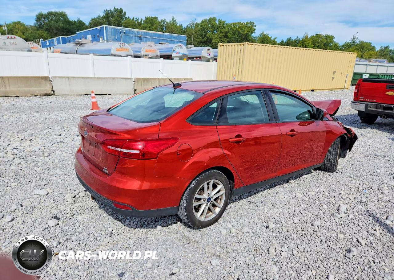 2018 Ford Focus Se VIN:1FADP3FE3JL309792 - 3