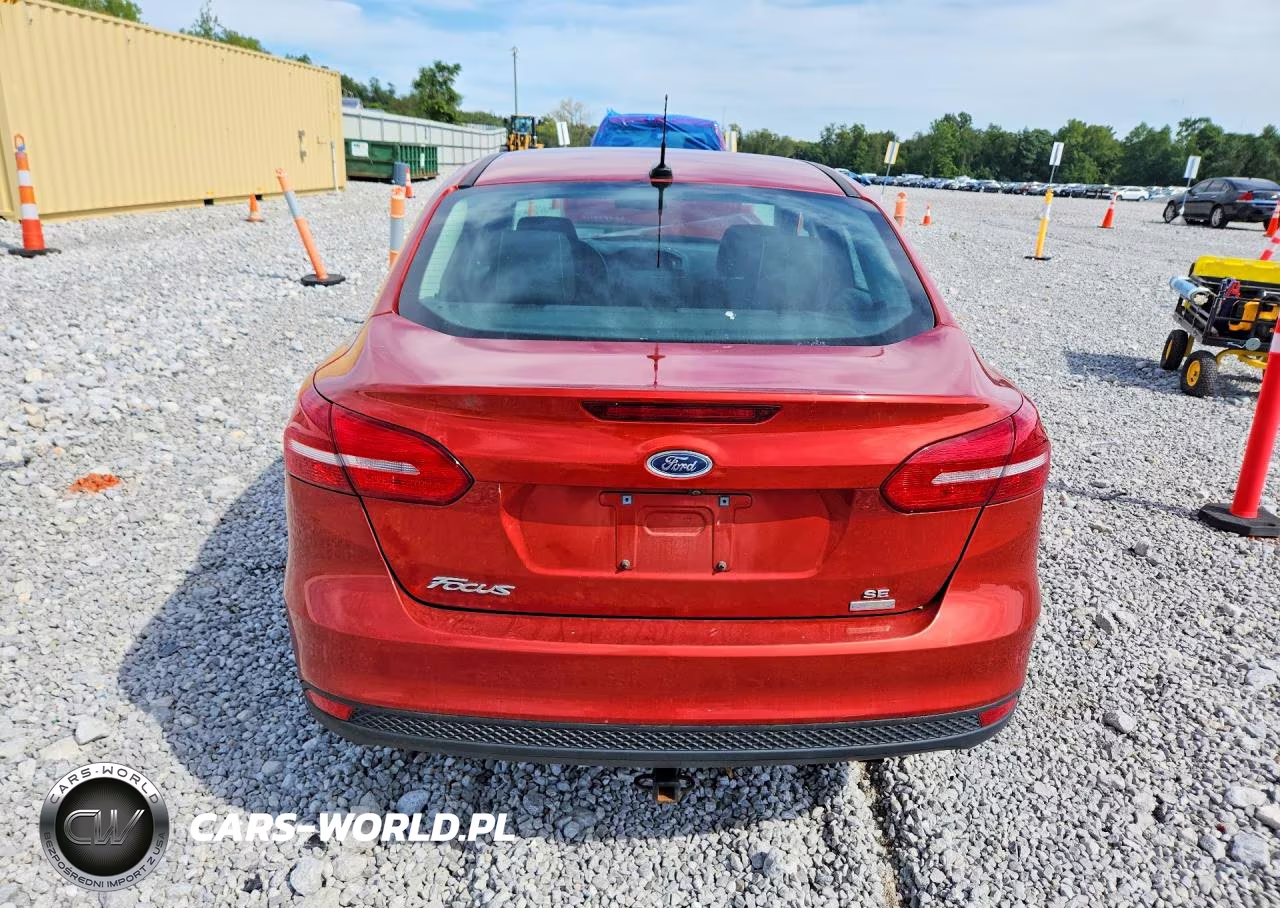 2018 Ford Focus Se VIN:1FADP3FE3JL309792 - 6