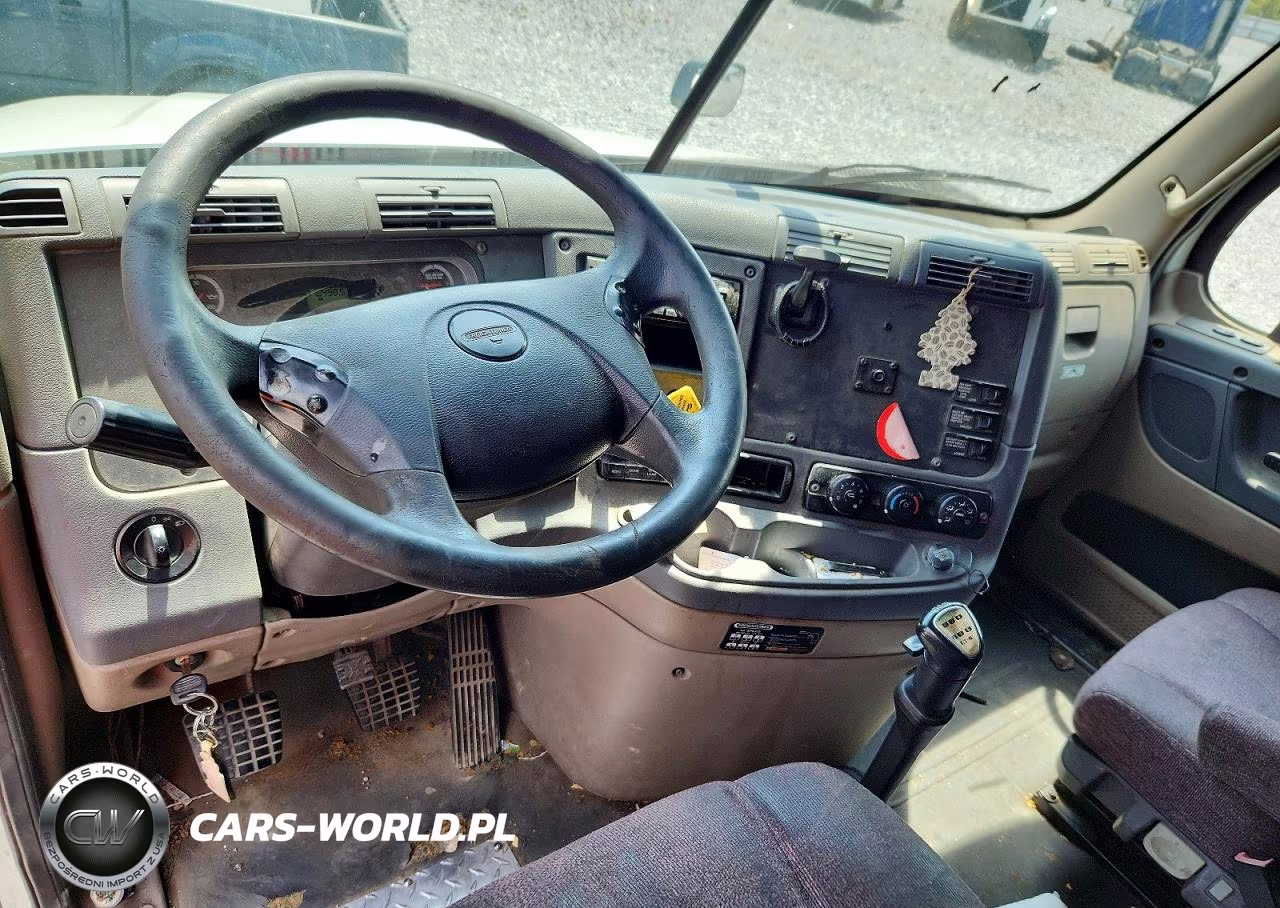2013 Freightliner Cascadia 125 VIN:1FUJGLBG7DLFH6143 - 8