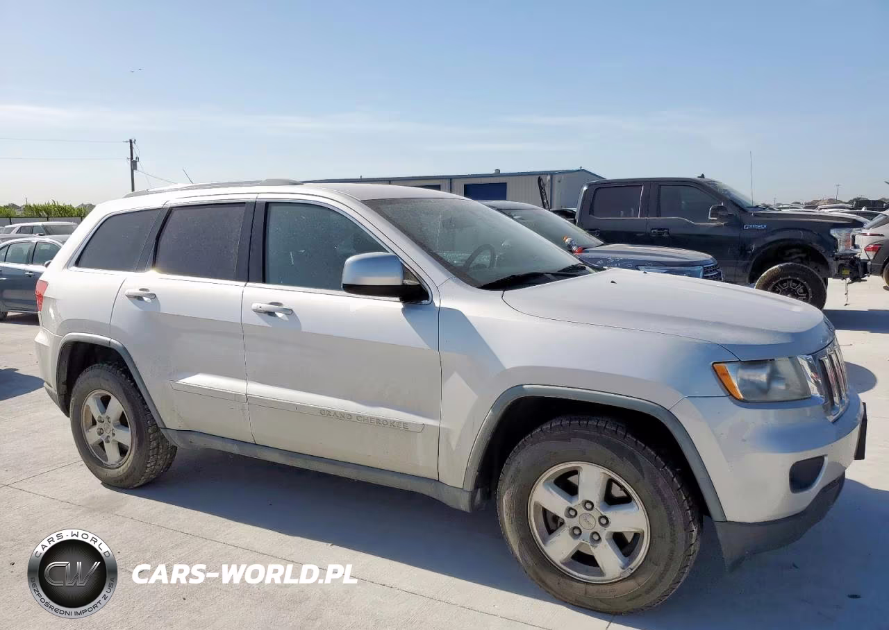 2012 Jeep Grand Cherokee Laredo VIN:1C4RJEAG2CC151020 - 4