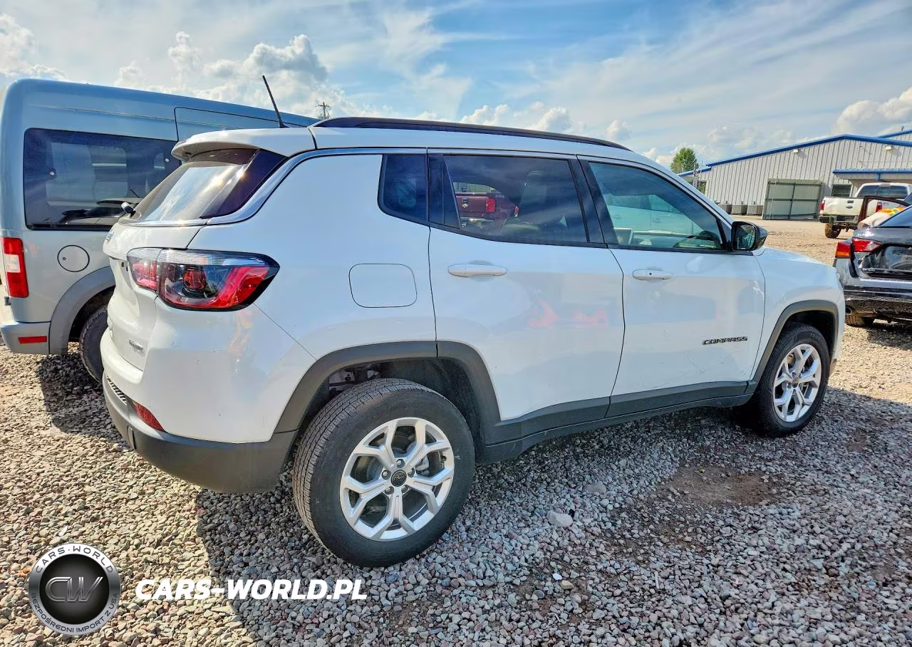 2025 Jeep Compass Latitude VIN:3C4NJDBN0ST547312 - 3