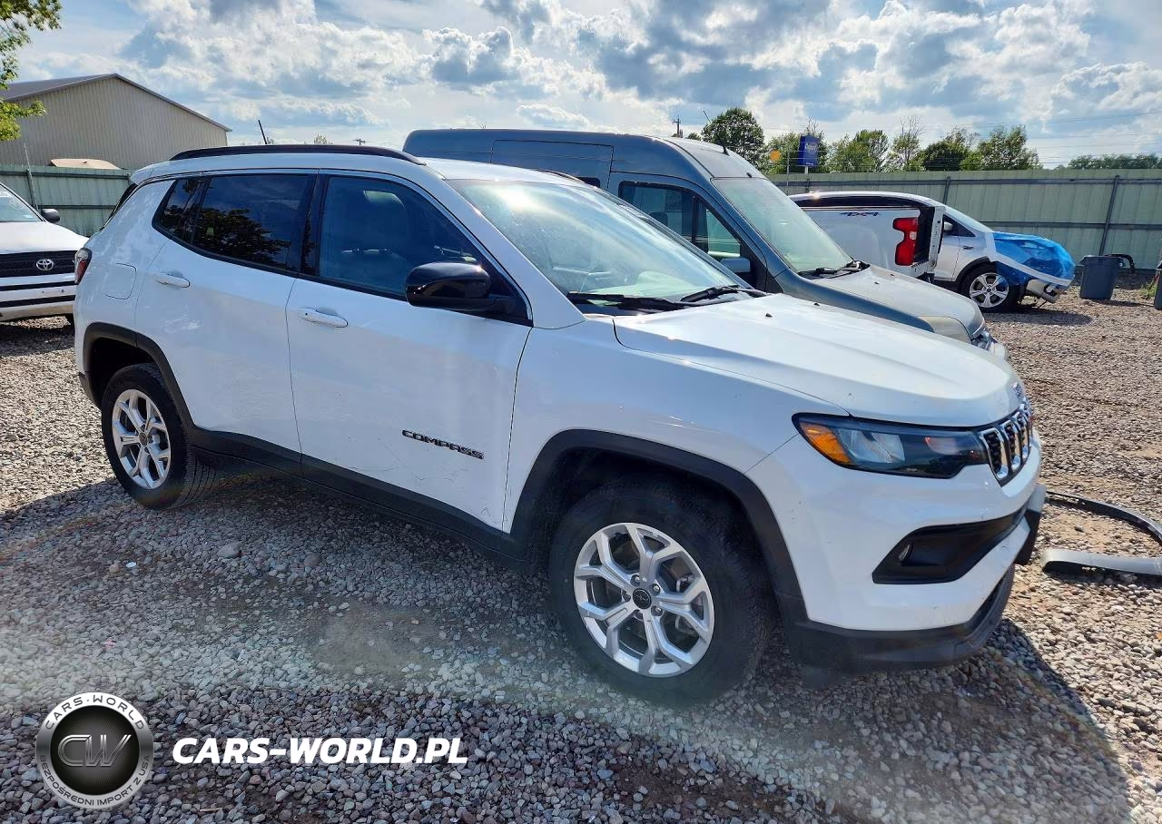 2025 Jeep Compass Latitude VIN:3C4NJDBN0ST547312 - 4