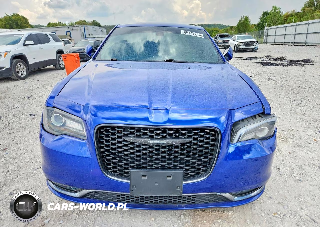 2018 Chrysler 300 S VIN:2C3CCABG4JH332299 - 5