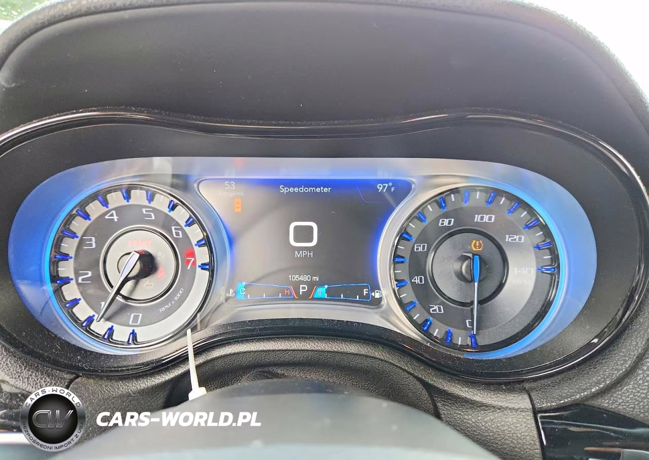 2018 Chrysler 300 S VIN:2C3CCABG4JH332299 - 9
