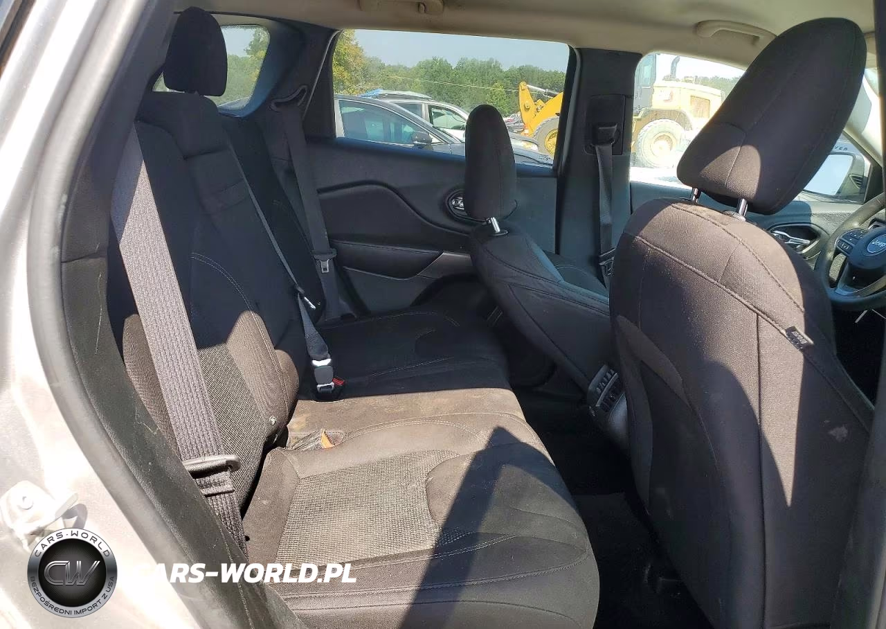 2019 Jeep Cherokee Latitude VIN:1C4PJLCB0KD144587 - 11