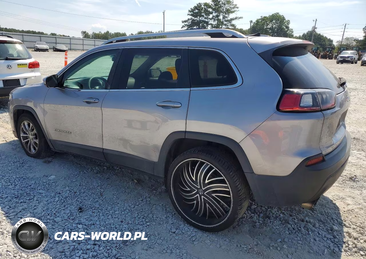 2019 Jeep Cherokee Latitude VIN:1C4PJLCB0KD144587 - 2