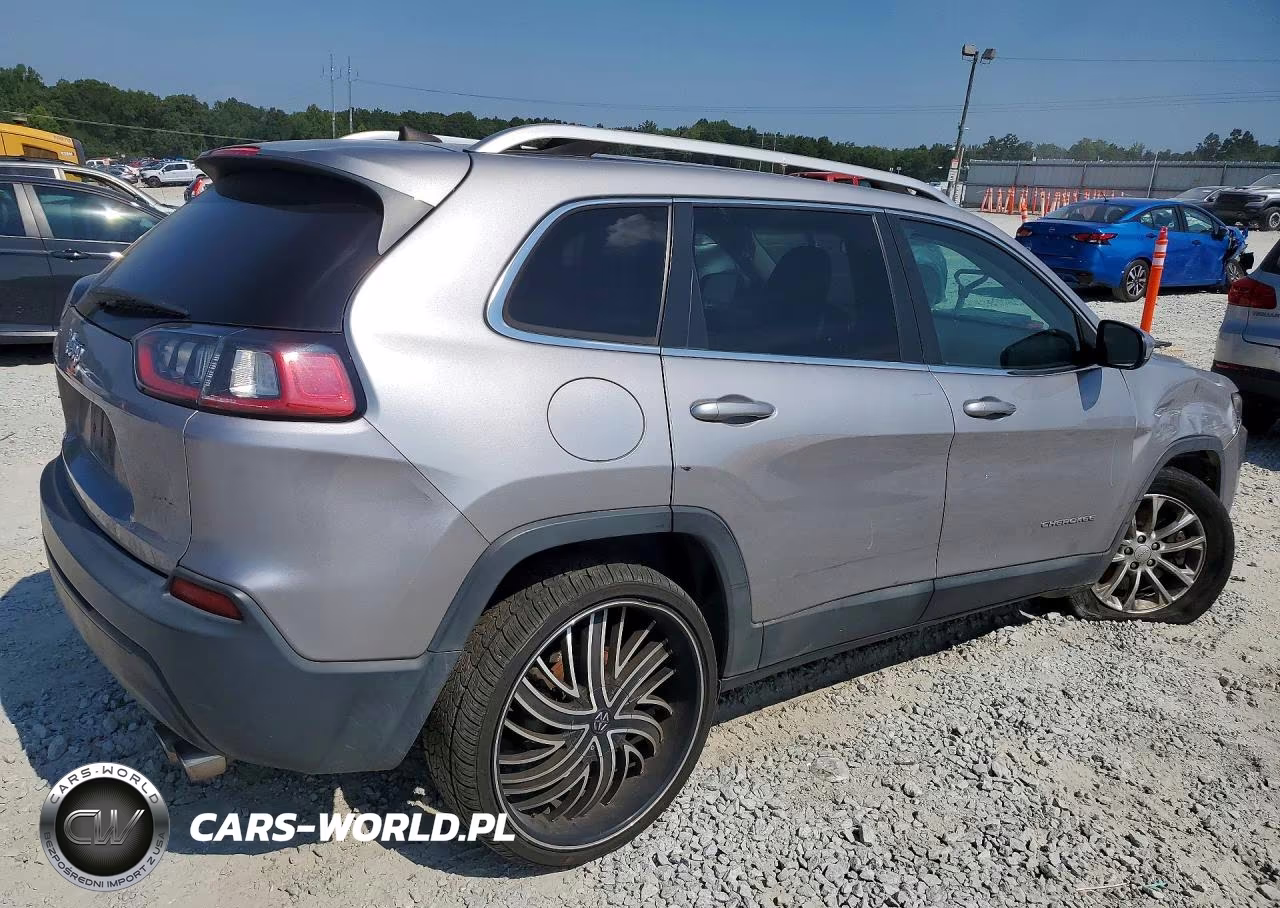 2019 Jeep Cherokee Latitude VIN:1C4PJLCB0KD144587 - 3
