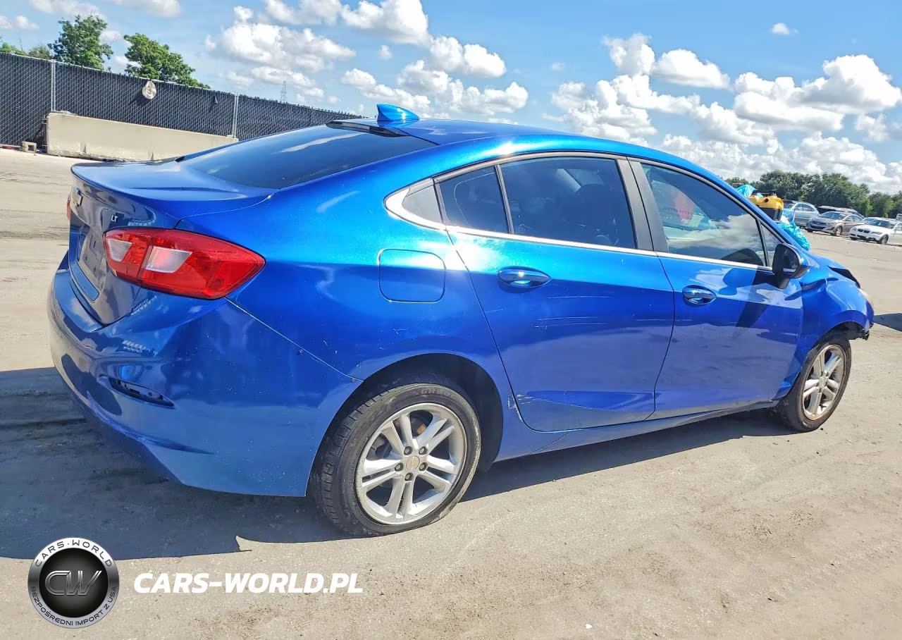 2018 Chevrolet Cruze Lt VIN:1G1BE5SM5J7190399 - 3