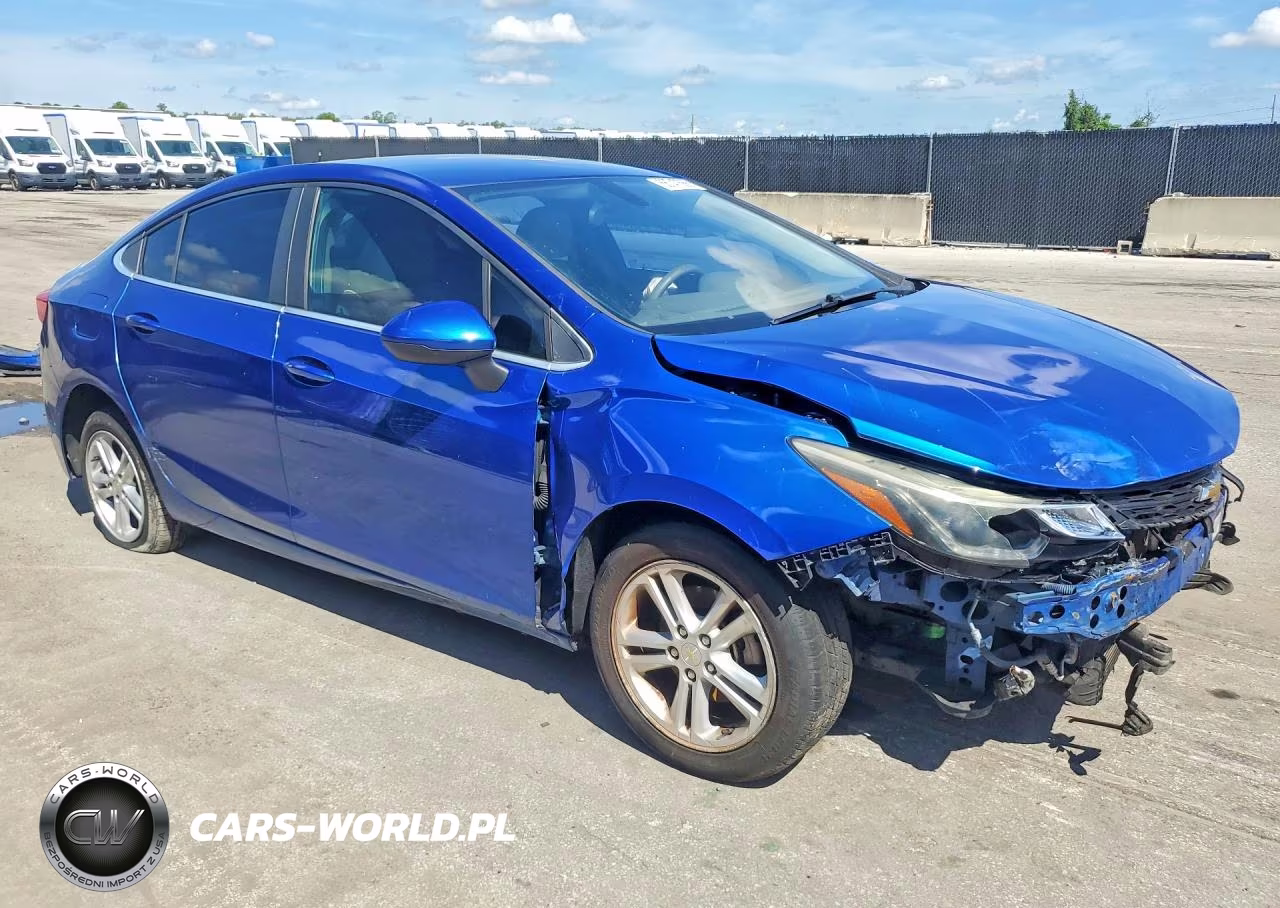 2018 Chevrolet Cruze Lt VIN:1G1BE5SM5J7190399 - 4