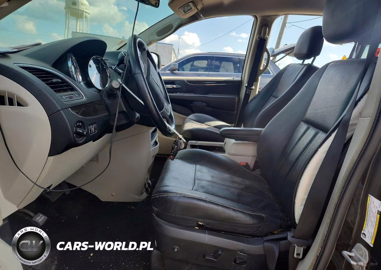 2014 Chrysler Town & Country Touring VIN:2C4RC1BG4ER143075 - 7