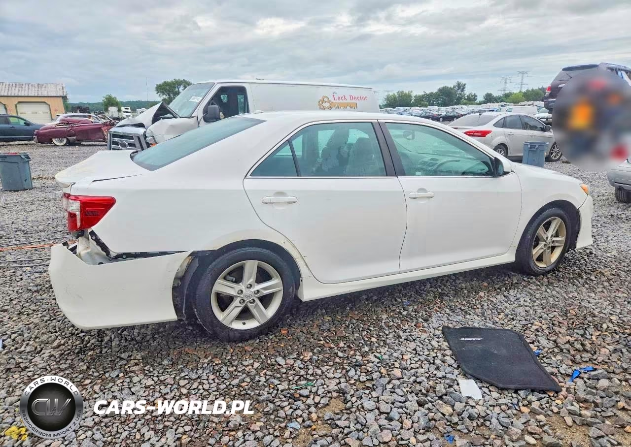 2014 Toyota Camry Se VIN:4T1BF1FK7EU861595 - 3