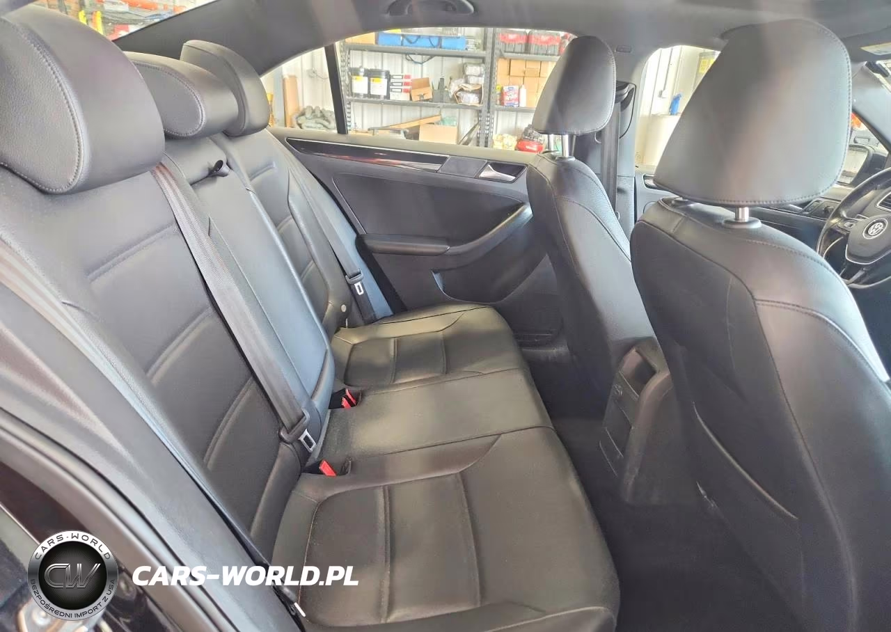 2018 Volkswagen Jetta Sport VIN:3VWD17AJ7JM245274 - 10