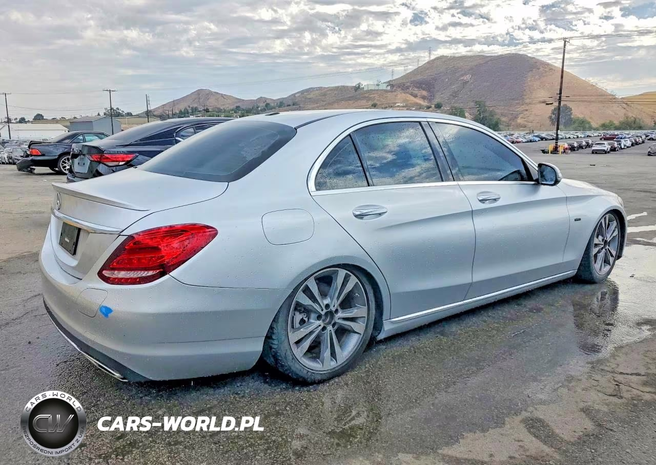2018 Mercedes-Benz C 350E VIN:55SWF4HB6JU259275 - 3