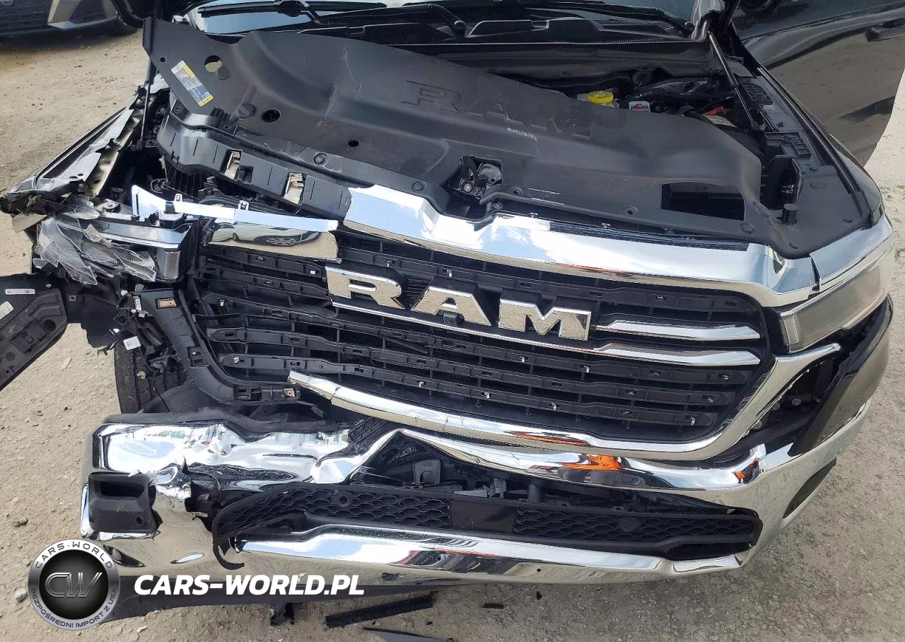 2026 Ram 1500 Laramie VIN:1C6SRFJP2TN276014 - 11