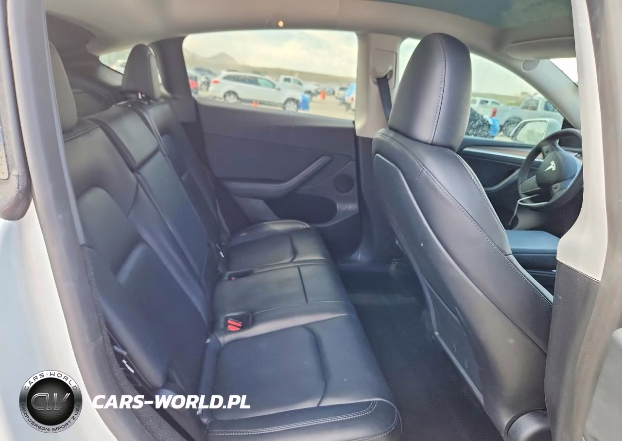 2023 Tesla Model Y VIN:7SAYGDEF7PF848586 - 10