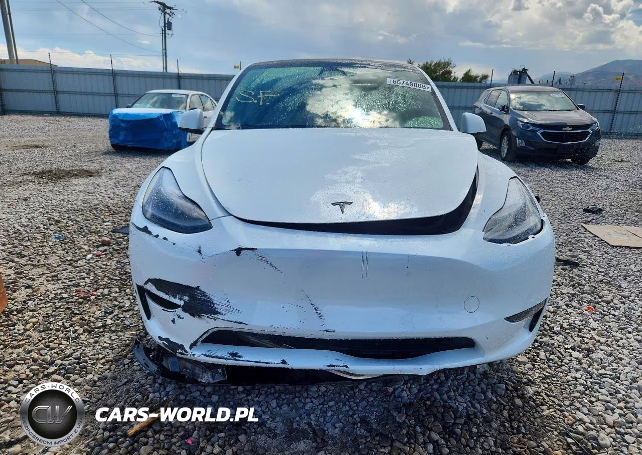2023 Tesla Model Y VIN:7SAYGDEF7PF848586 - 5