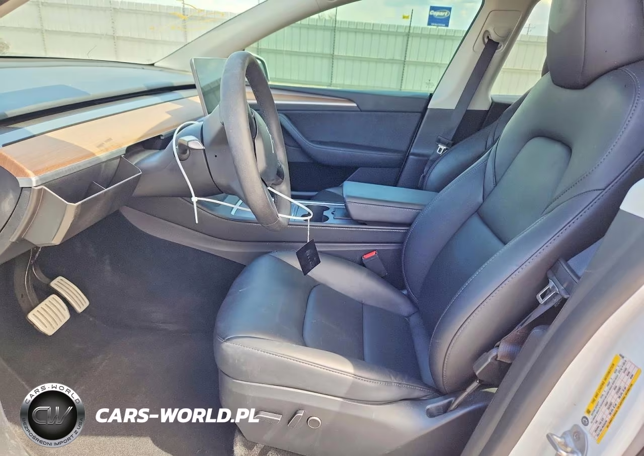 2023 Tesla Model Y VIN:7SAYGDEF7PF848586 - 7
