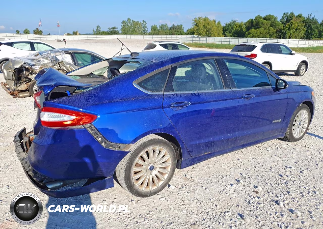 2016 Ford Fusion Se Hybrid VIN:3FA6P0LU7GR123833 - 3