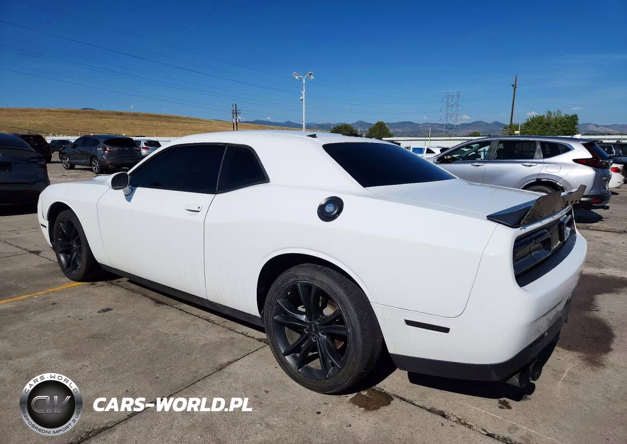 2018 Dodge Challenger Sxt VIN:2C3CDZAG5JH172267 - 2