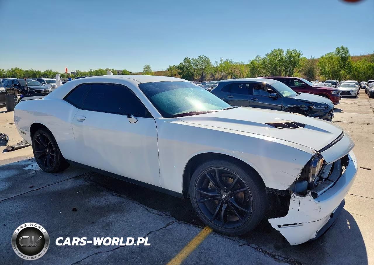 2018 Dodge Challenger Sxt VIN:2C3CDZAG5JH172267 - 4