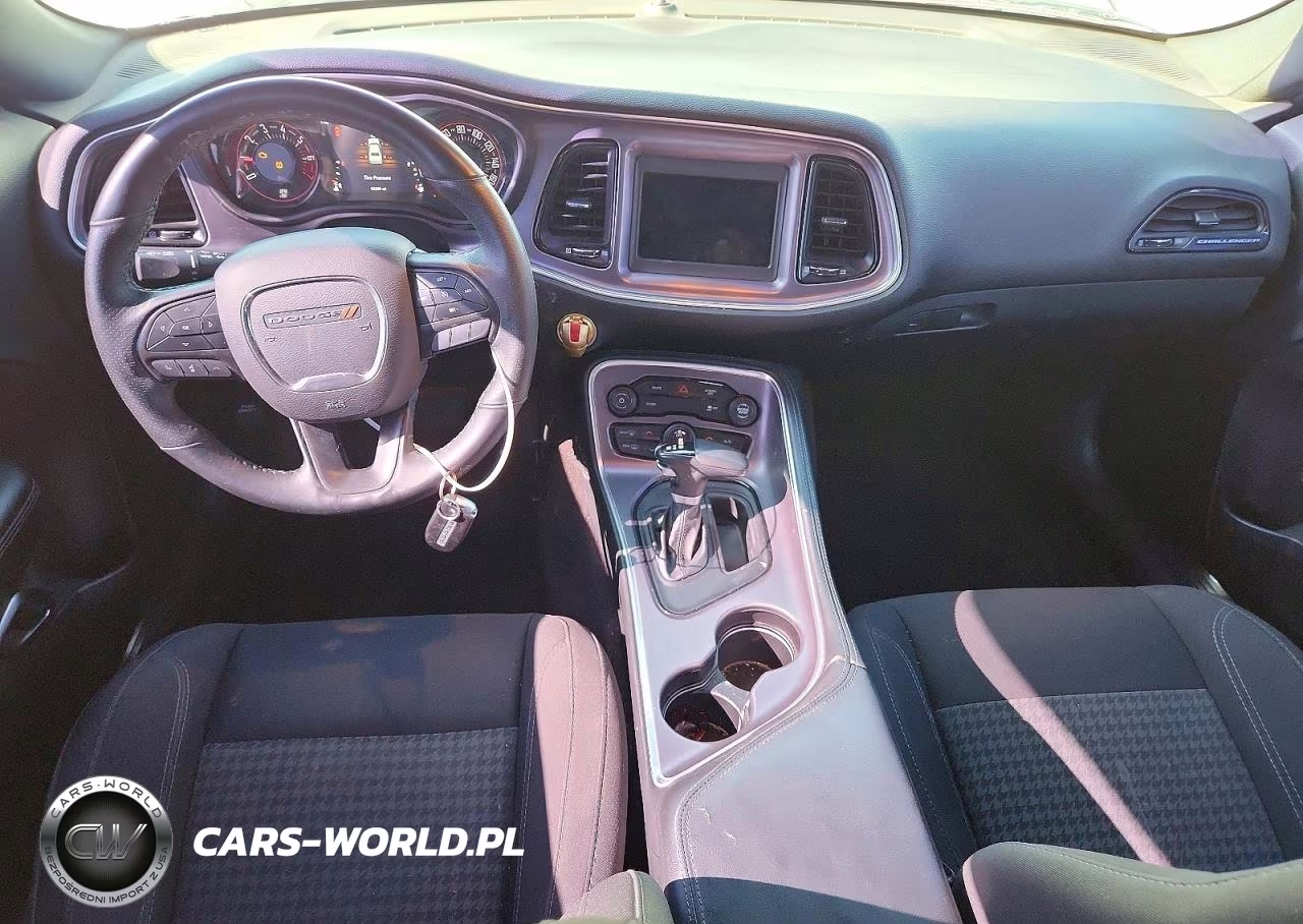2018 Dodge Challenger Sxt VIN:2C3CDZAG5JH172267 - 8