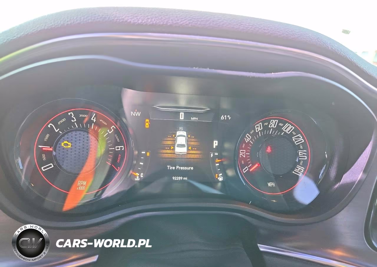2018 Dodge Challenger Sxt VIN:2C3CDZAG5JH172267 - 9
