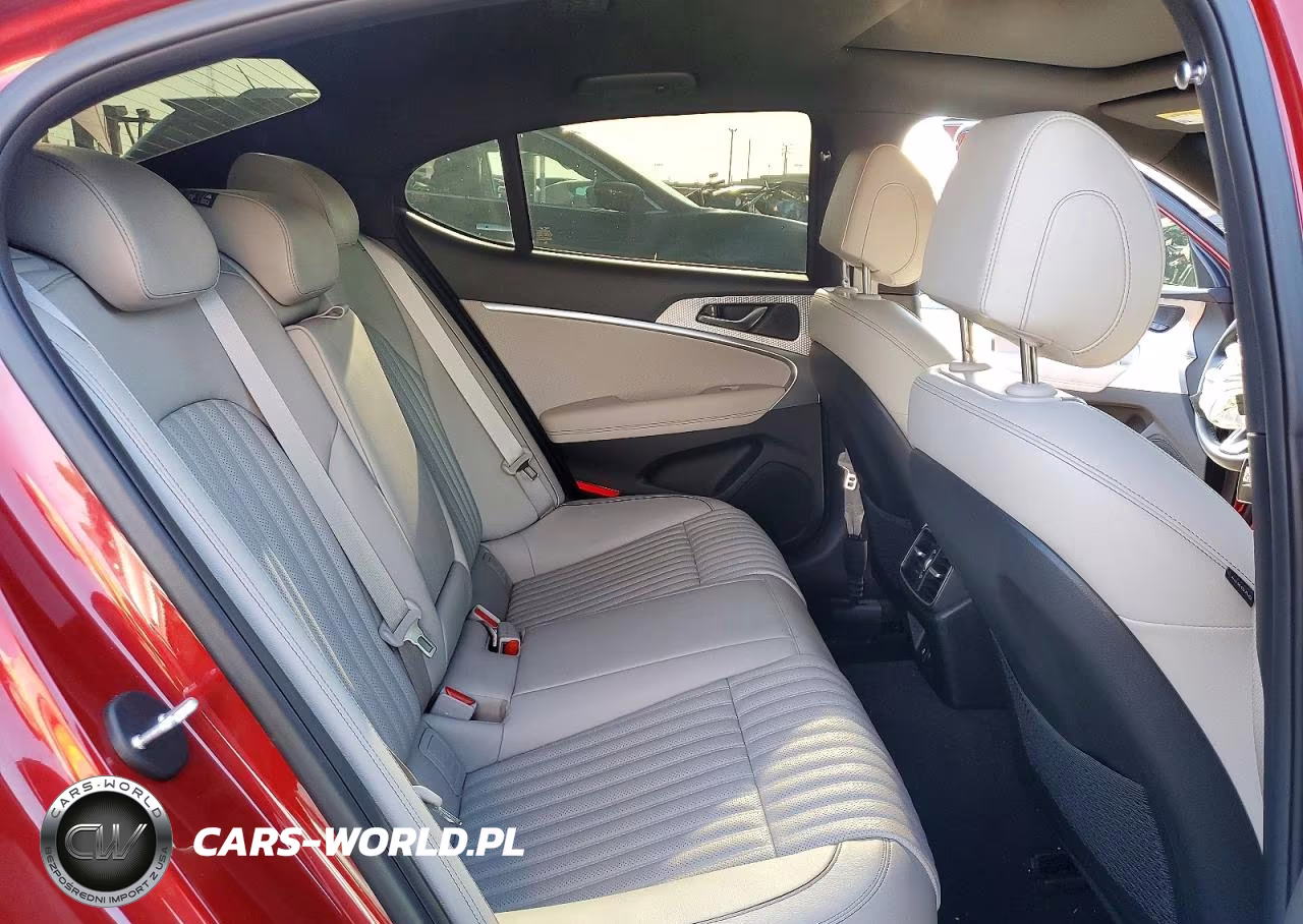 2022 Genesis G70 3.3T Standard VIN:KMTG54TEXNU081718 - 10