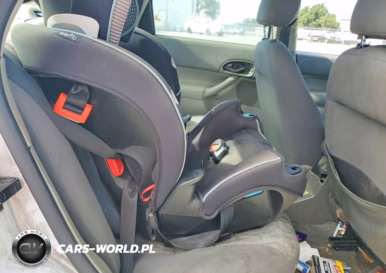 2005 Ford Focus Zx4 VIN:1FAFP34N55W298150 - 10