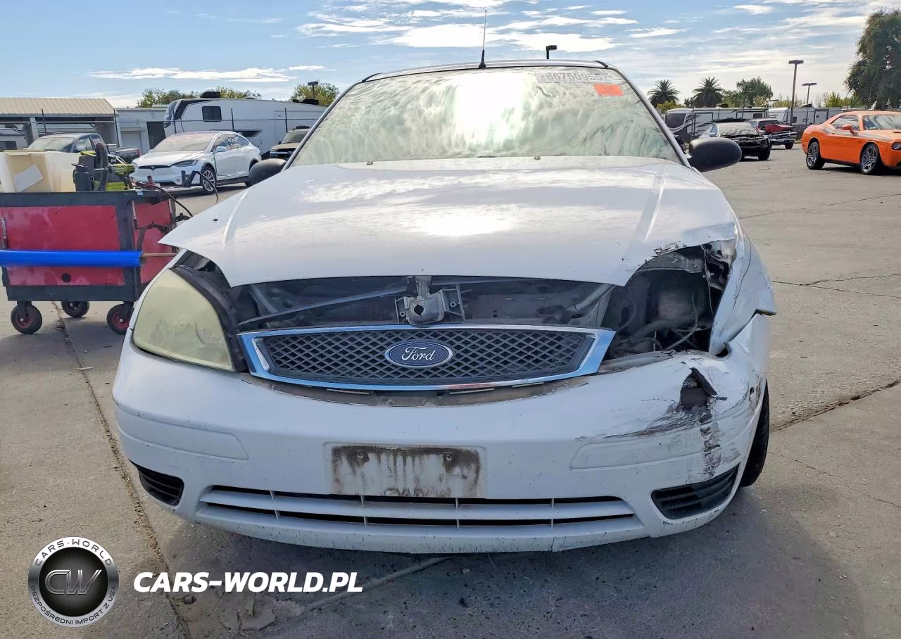 2005 Ford Focus Zx4 VIN:1FAFP34N55W298150 - 5