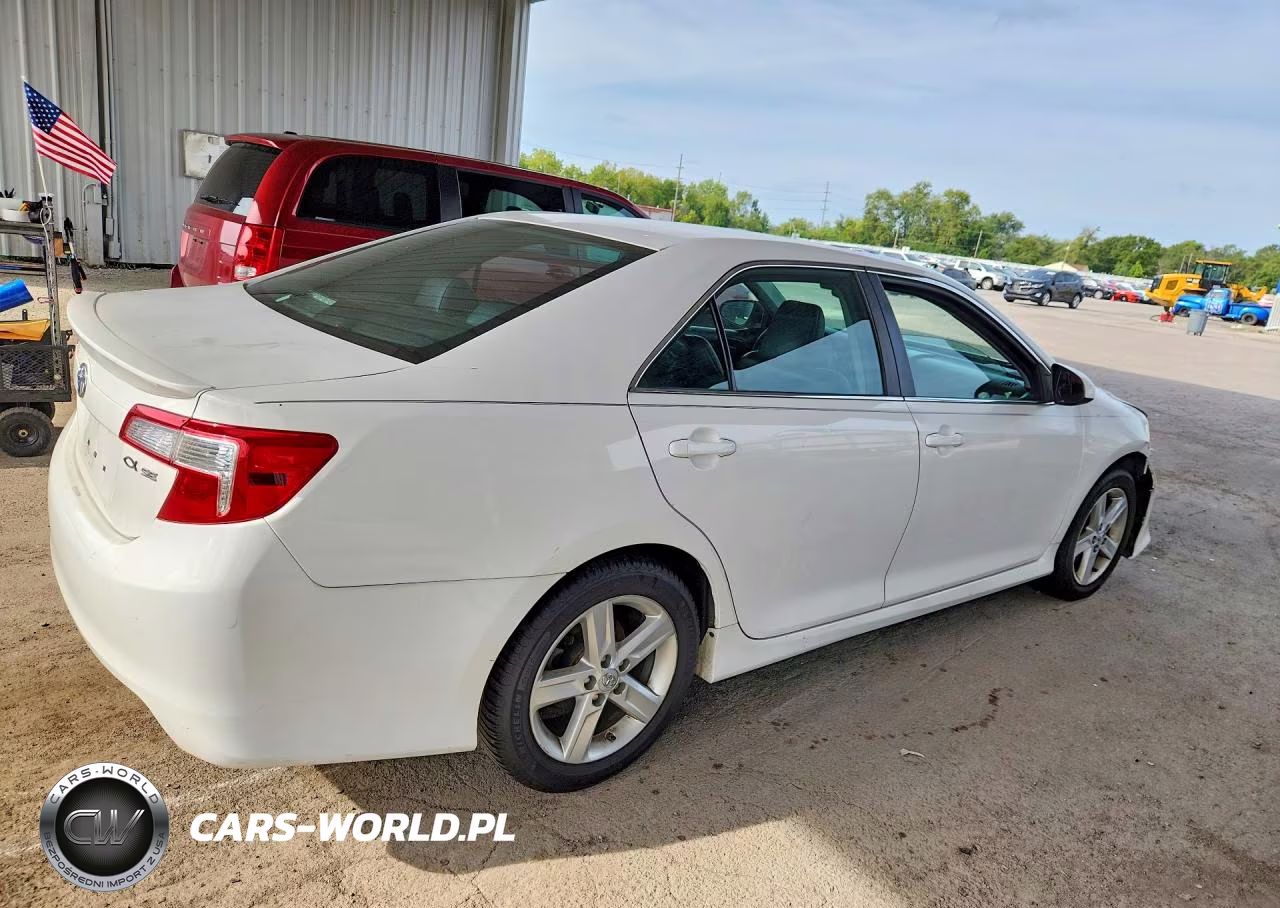 2014 Toyota Camry Se VIN:4T1BF1FK4EU808191 - 3