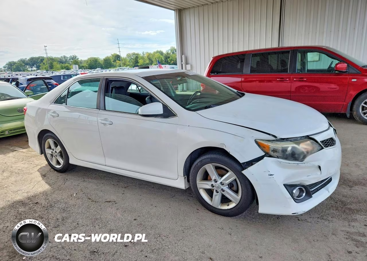 2014 Toyota Camry Se VIN:4T1BF1FK4EU808191 - 4
