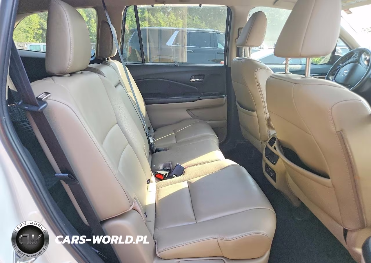2016 Honda Pilot Touring VIN:5FNYF5H95GB016126 - 11