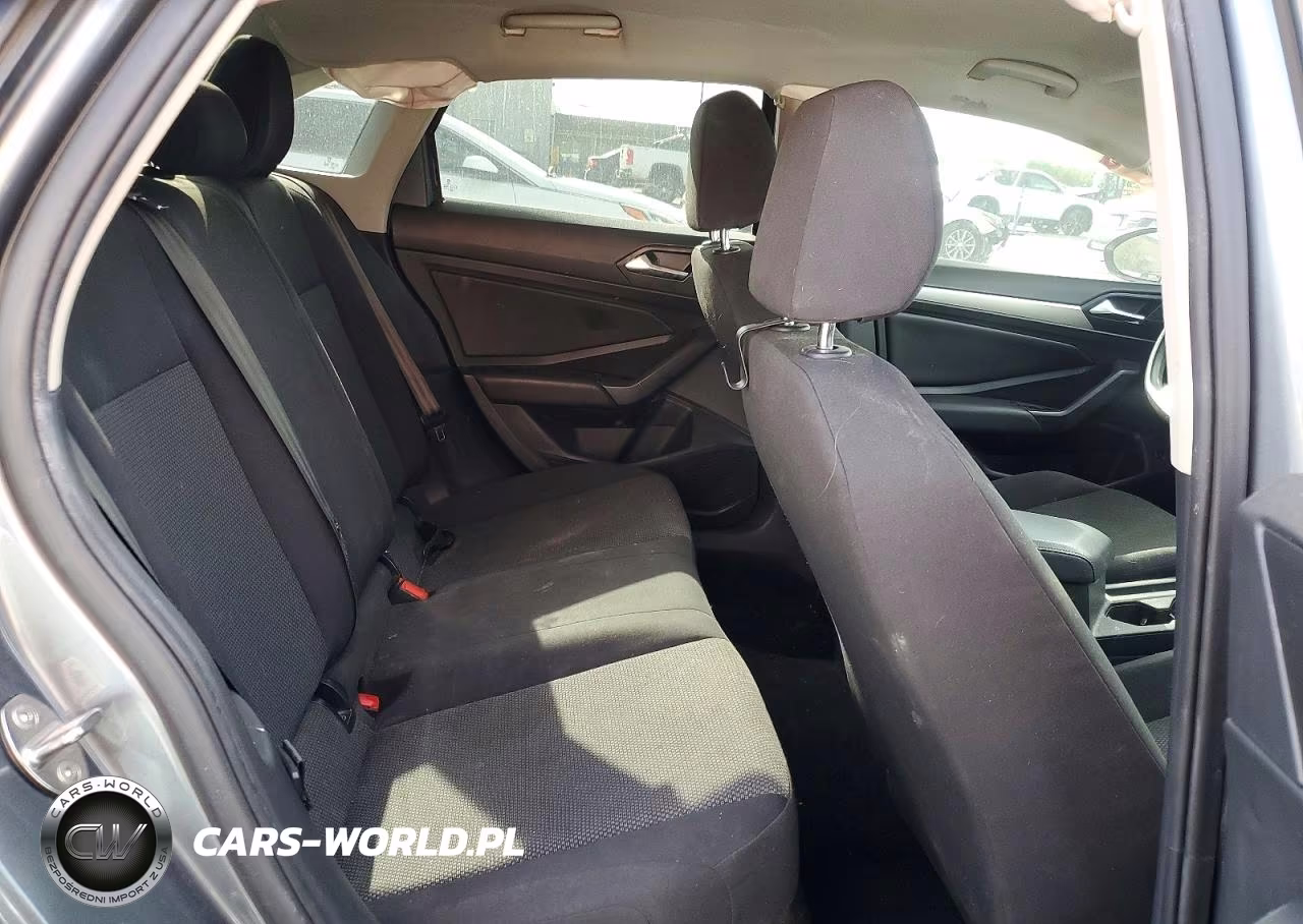 2019 Volkswagen Jetta S VIN:3VWCB7BU2KM145330 - 10